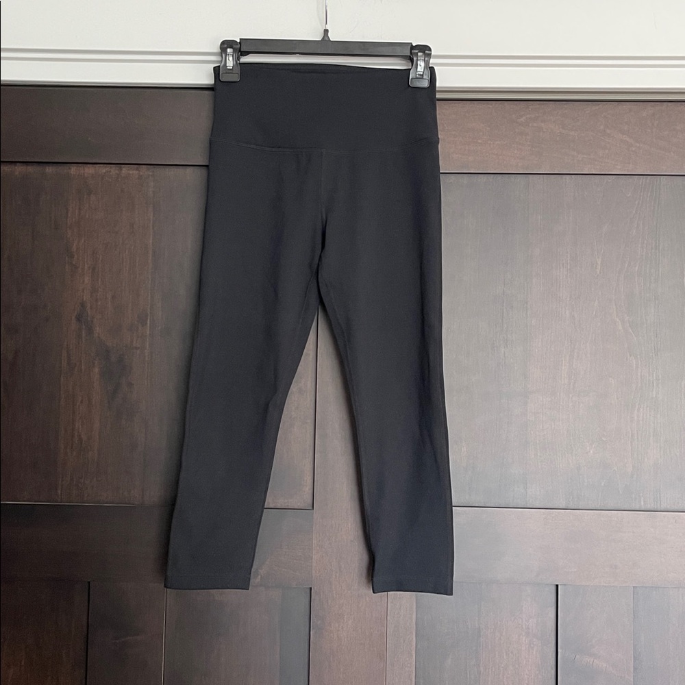 Zella Women’s Cropped Black Leggings size small NEW